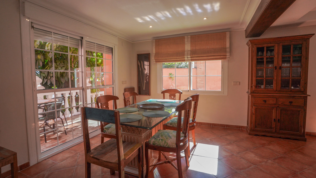 4 Bed Townhouse for sale in Nueva Andalucía Costa Del Sol, Málaga, Spain