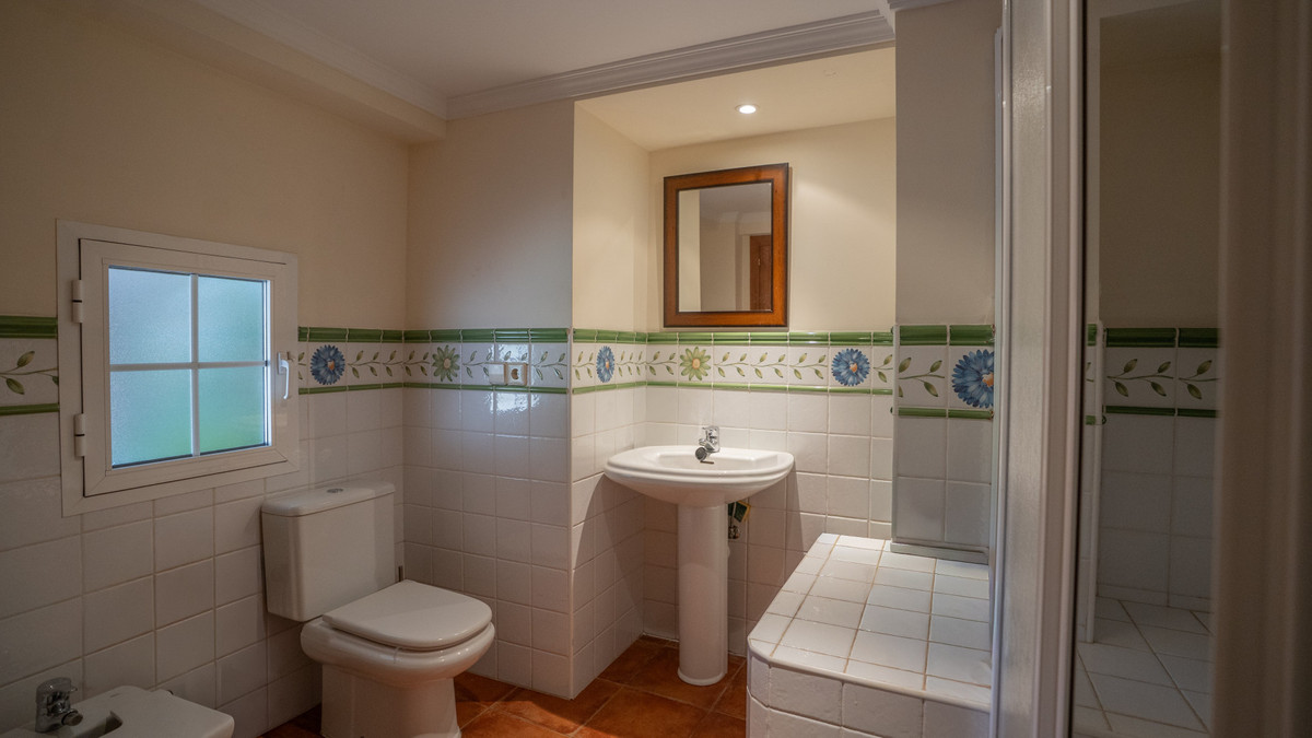 4 Bed Townhouse for sale in Nueva Andalucía Costa Del Sol, Málaga, Spain