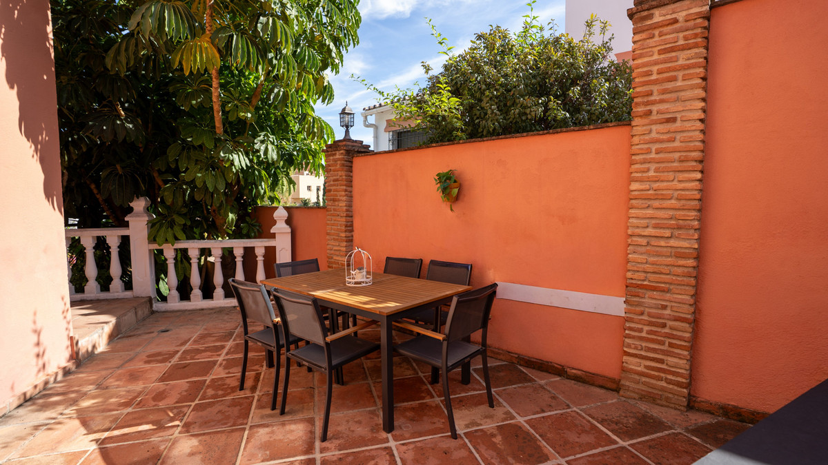 4 Bed Townhouse for sale in Nueva Andalucía Costa Del Sol, Málaga, Spain