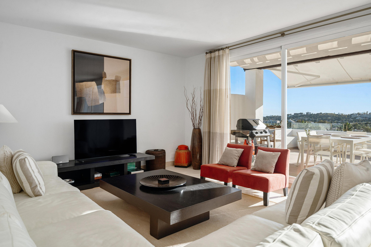 3 Bed Apartment for sale in Nueva Andalucía Costa Del Sol, Málaga, Spain