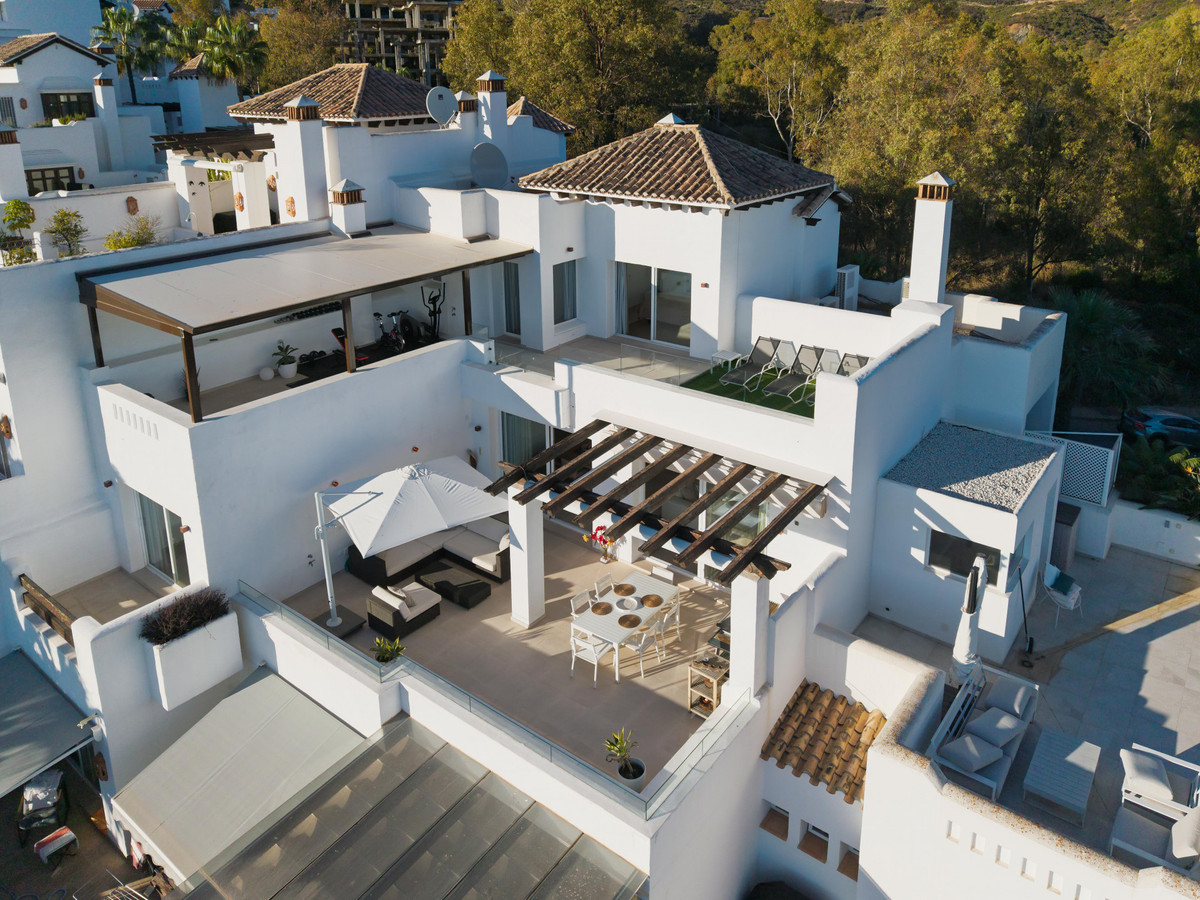 3 Bed Apartment for sale in Nueva Andalucía Costa Del Sol, Málaga, Spain
