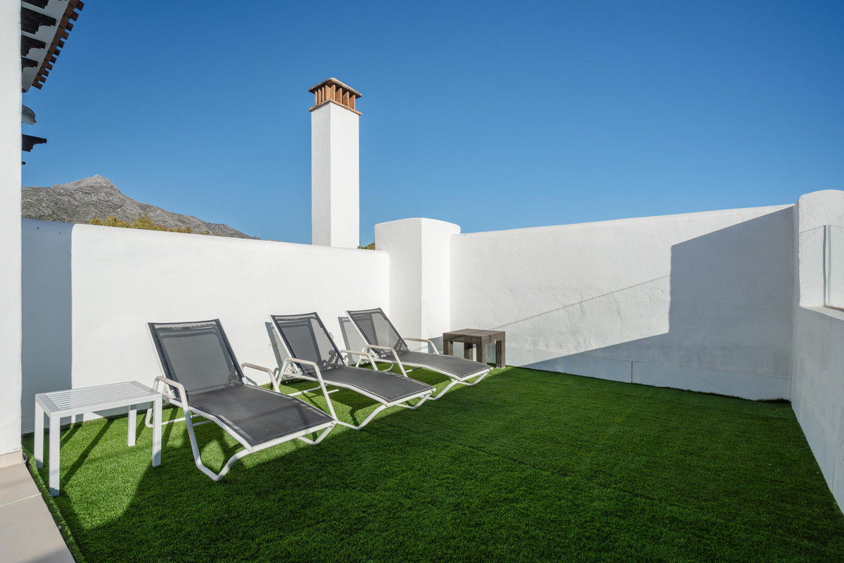 3 Bed Apartment for sale in Nueva Andalucía Costa Del Sol, Málaga, Spain