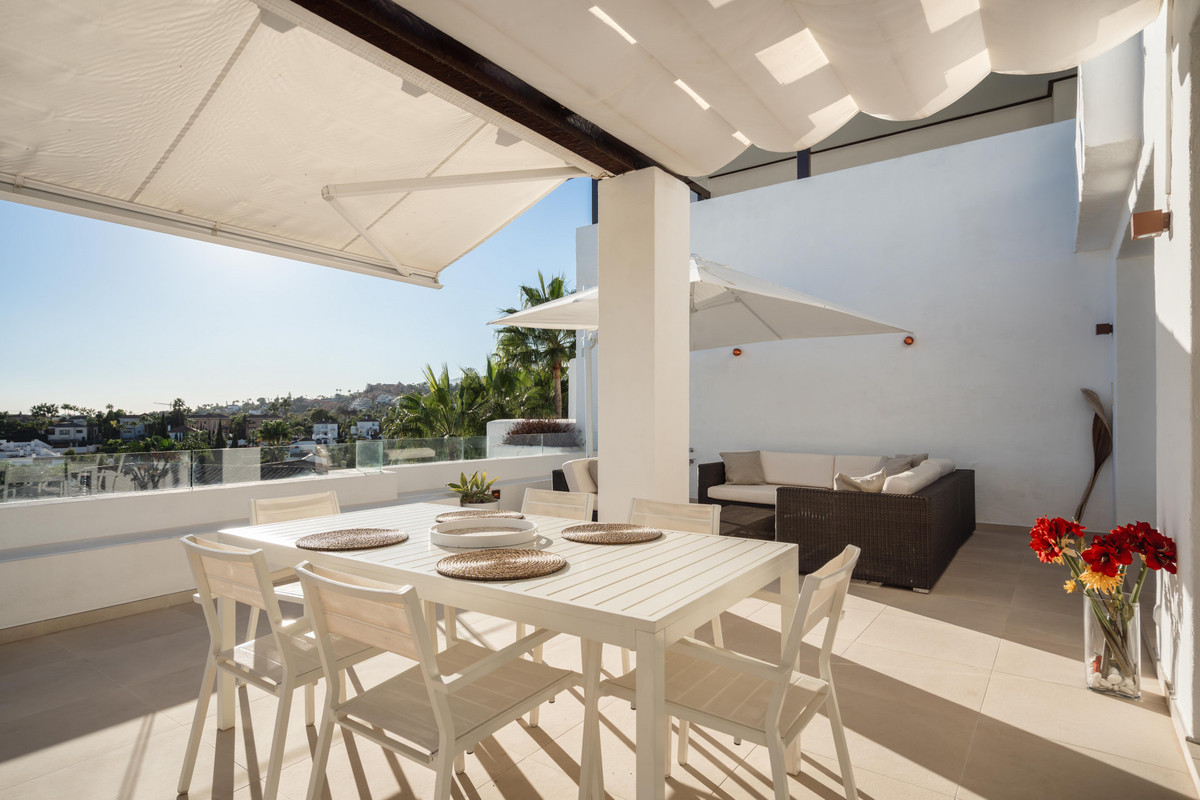 3 Bed Apartment for sale in Nueva Andalucía Costa Del Sol, Málaga, Spain