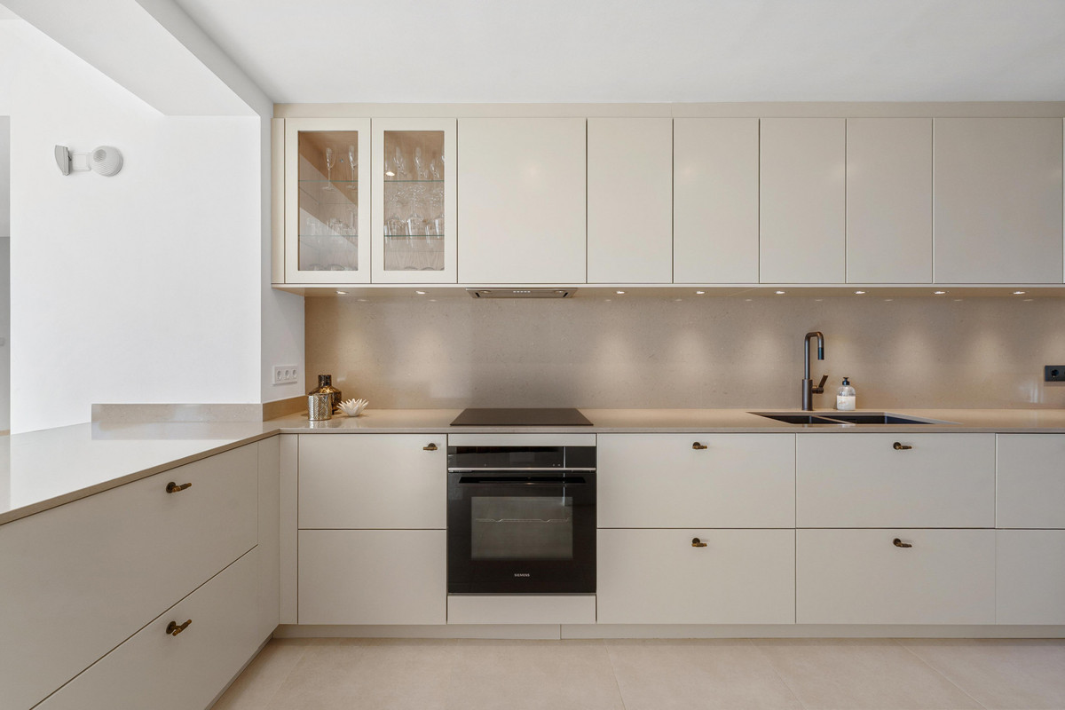 3 Bed Apartment for sale in Nueva Andalucía Costa Del Sol, Málaga, Spain