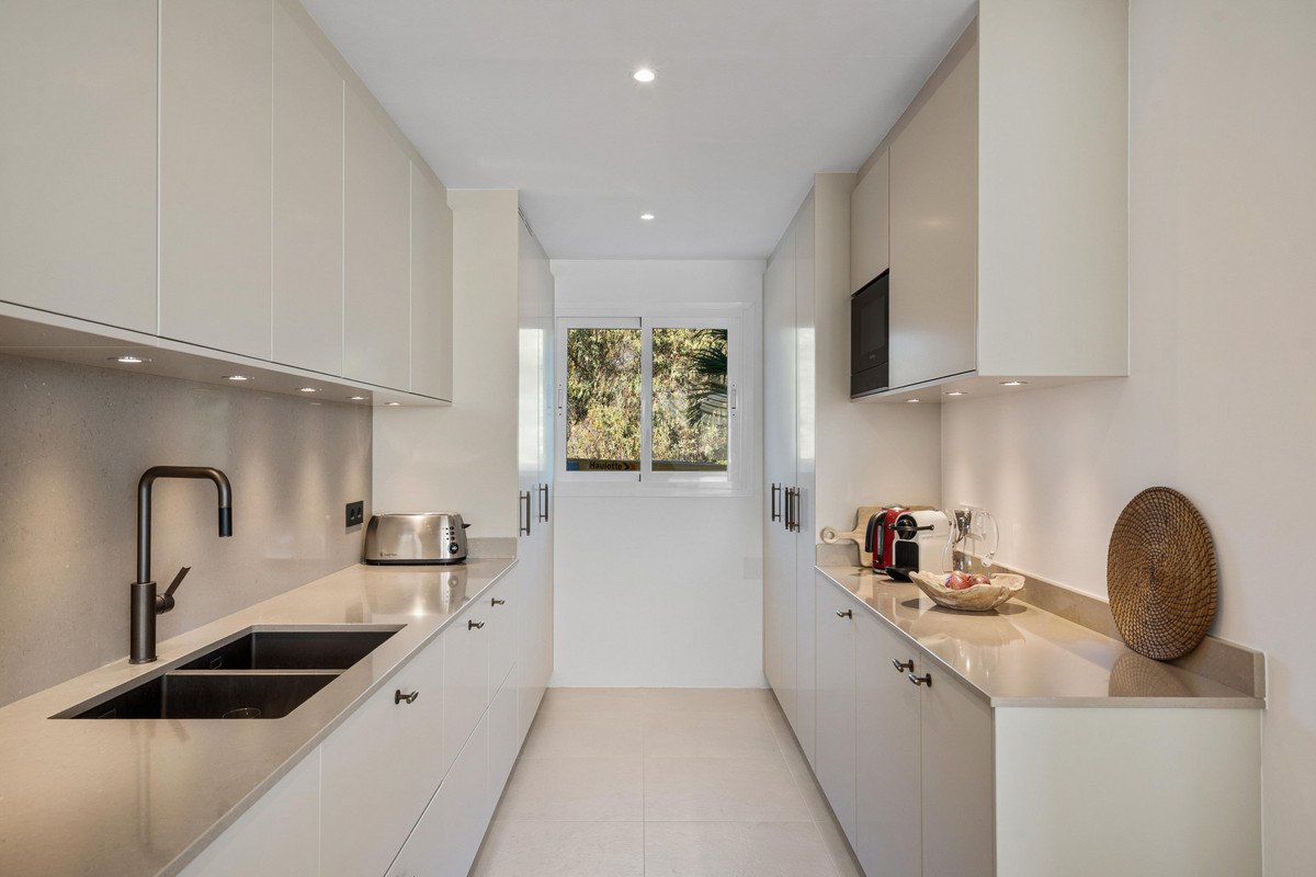3 Bed Apartment for sale in Nueva Andalucía Costa Del Sol, Málaga, Spain
