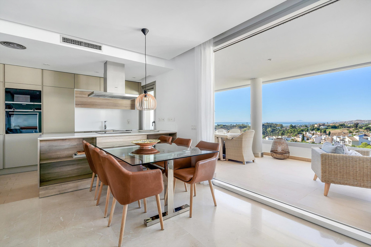 3 Bed Apartment for sale in Benahavís Costa Del Sol, Málaga, Spain