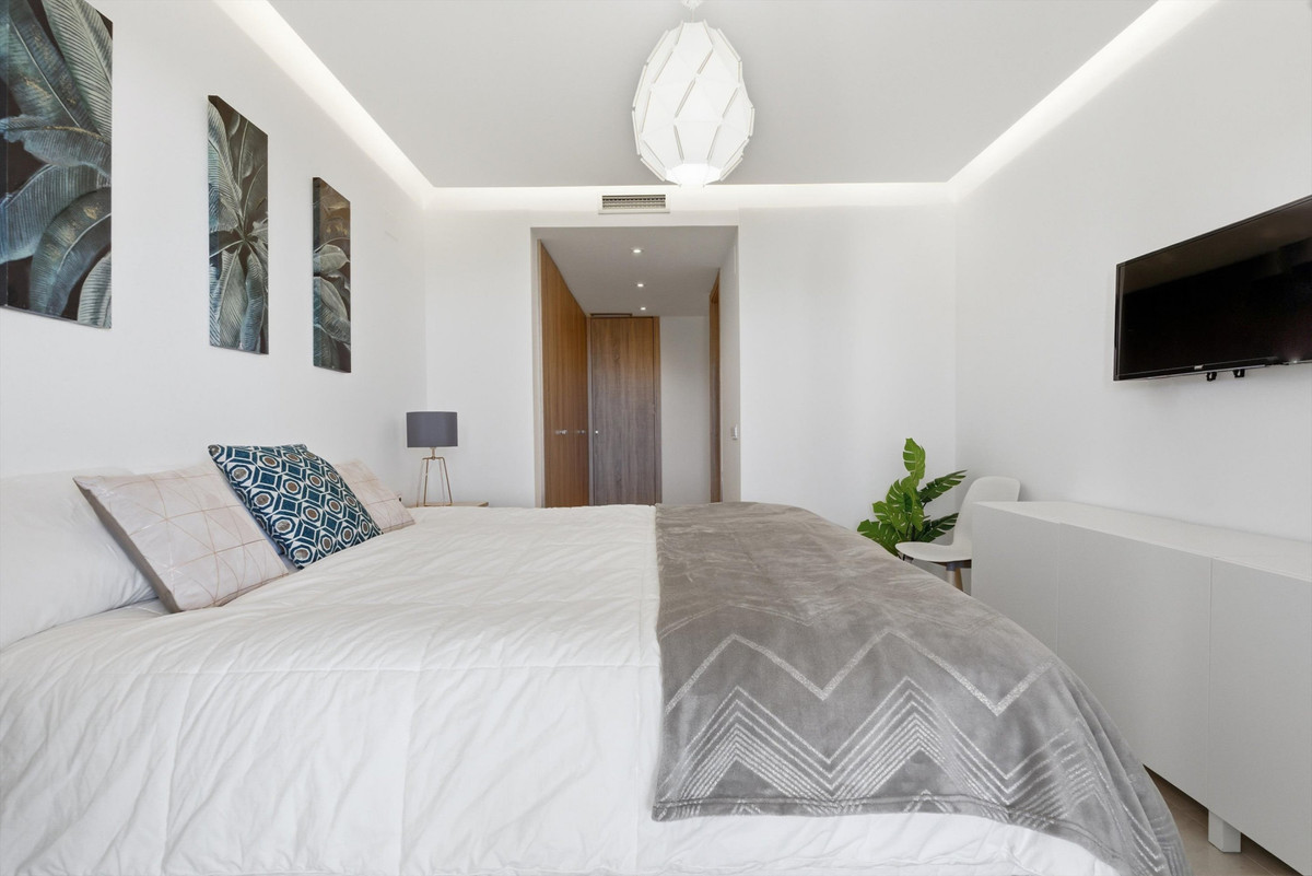 3 Bed Apartment for sale in Benahavís Costa Del Sol, Málaga, Spain