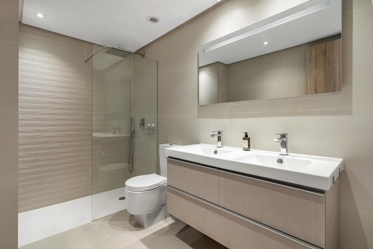 3 Bed Apartment for sale in Benahavís Costa Del Sol, Málaga, Spain