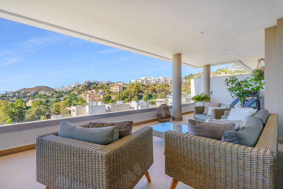 3 Bed Apartment for sale in Benahavís Costa Del Sol, Málaga, Spain