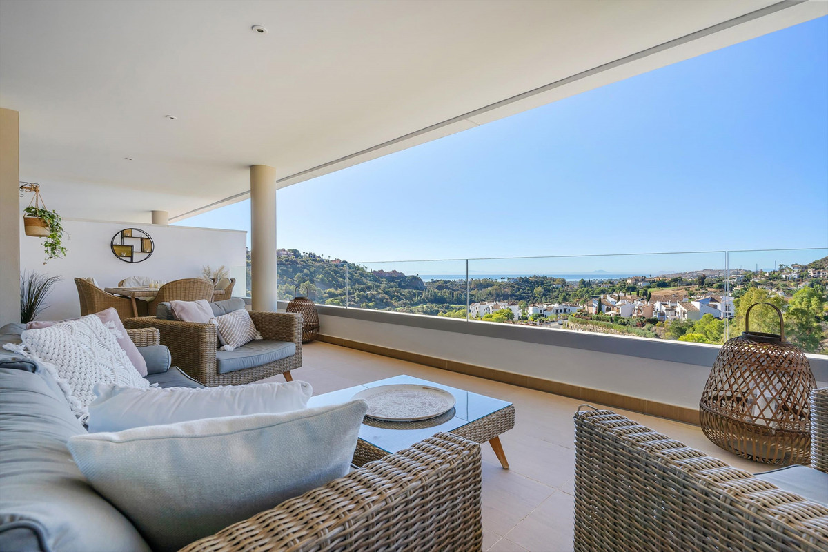 3 Bed Apartment for sale in Benahavís Costa Del Sol, Málaga, Spain
