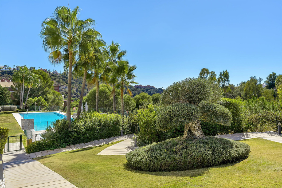 3 Bed Apartment for sale in Benahavís Costa Del Sol, Málaga, Spain
