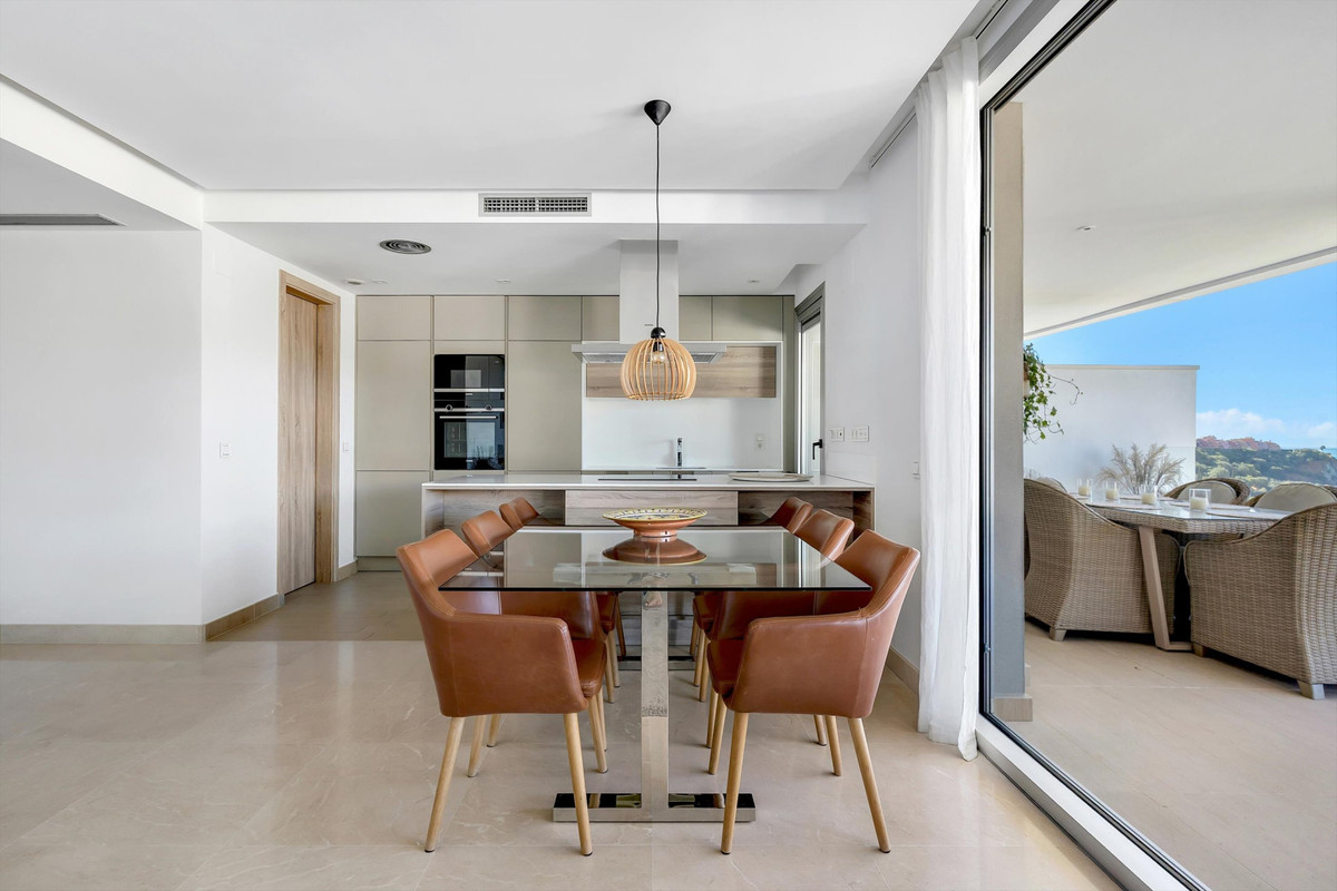 3 Bed Apartment for sale in Benahavís Costa Del Sol, Málaga, Spain