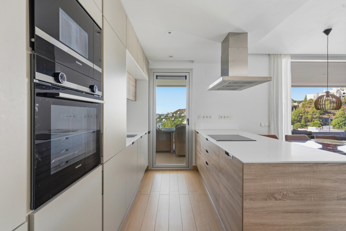 3 Bed Apartment for sale in Benahavís Costa Del Sol, Málaga, Spain