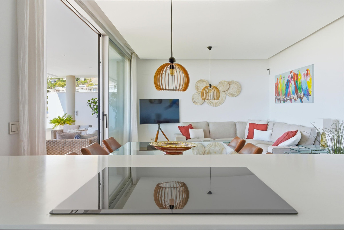 3 Bed Apartment for sale in Benahavís Costa Del Sol, Málaga, Spain