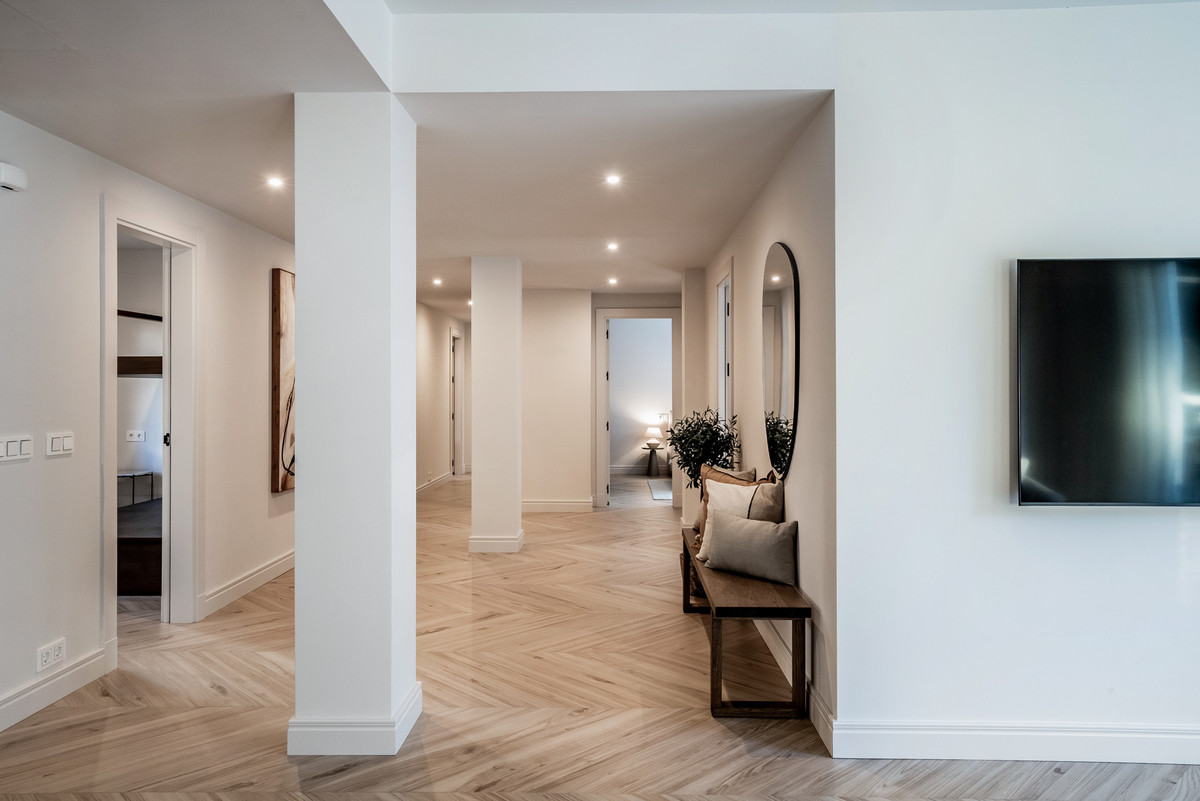 4 Bed Apartment for sale in The Golden Mile Costa Del Sol, Málaga, Spain