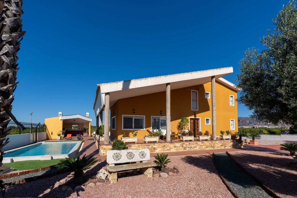 Se vende Villa - Chalet de 5 dormitorios en Costa Blanca, Alicante, España