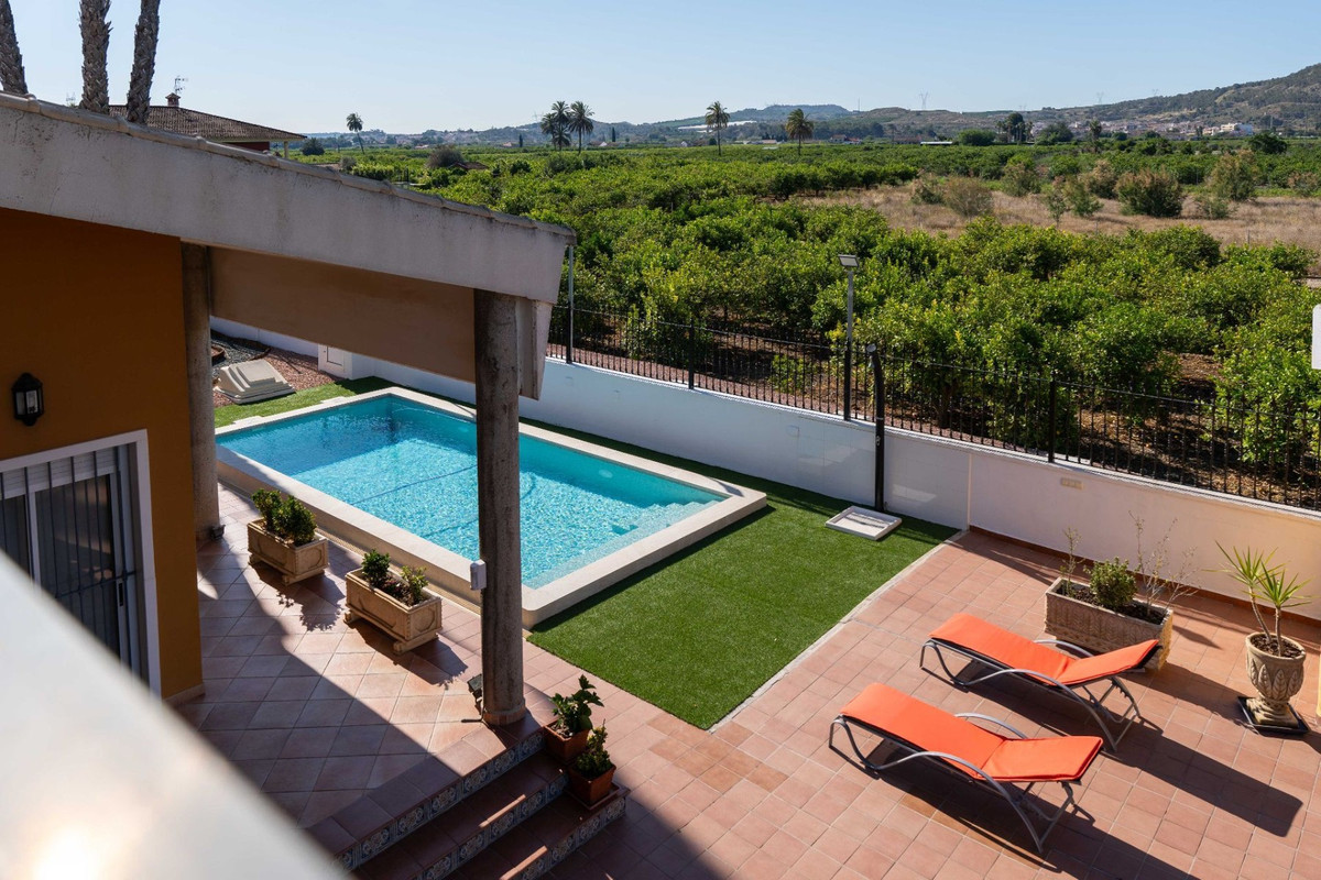 Se vende Villa - Chalet de 5 dormitorios en Costa Blanca, Alicante, España