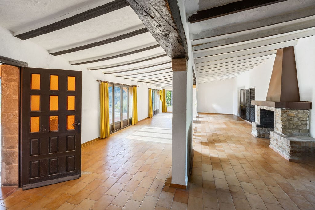 3 Bed Commercial unit for sale in Javea Costa Blanca, Alicante, Spain