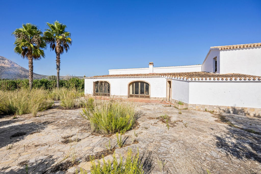 3 Bed Commercial unit for sale in Javea Costa Blanca, Alicante, Spain