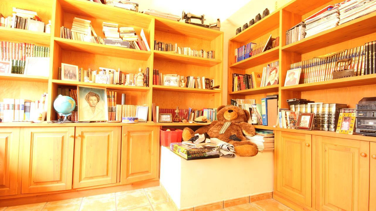 Se vende Villa - Chalet de 6 dormitorios en Costa Blanca, Alicante, España