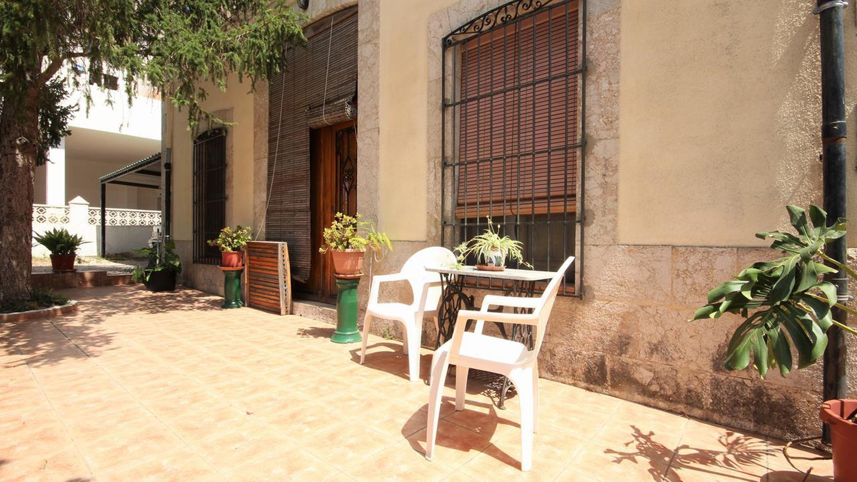 Se vende Villa - Chalet de 6 dormitorios en Costa Blanca, Alicante, España