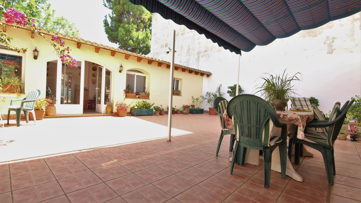 Se vende Villa - Chalet de 6 dormitorios en Costa Blanca, Alicante, España