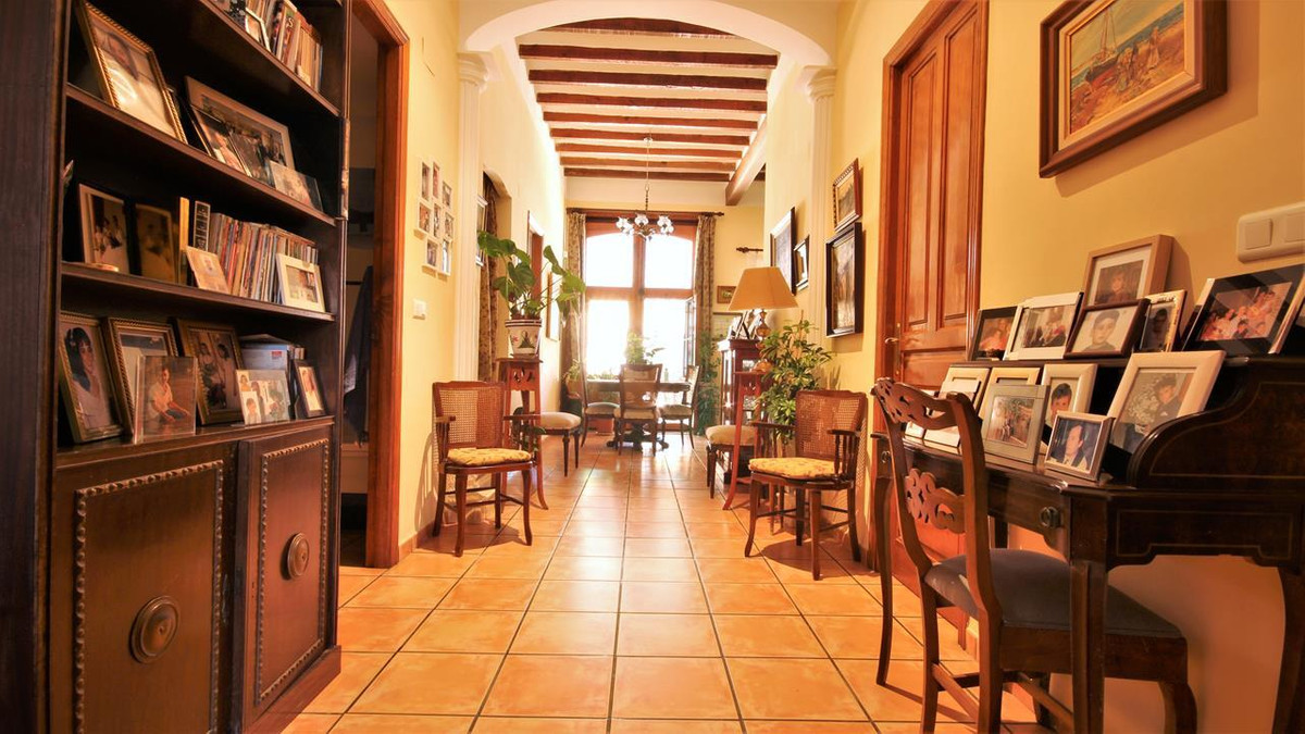 Se vende Villa - Chalet de 6 dormitorios en Costa Blanca, Alicante, España