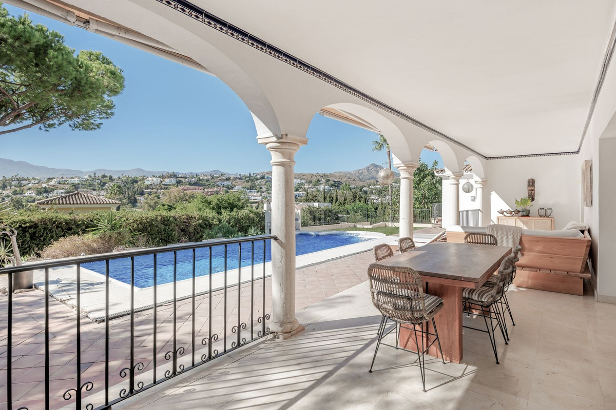 4 Bed Townhouse for sale in El Paraiso Costa Del Sol, Málaga, Spain
