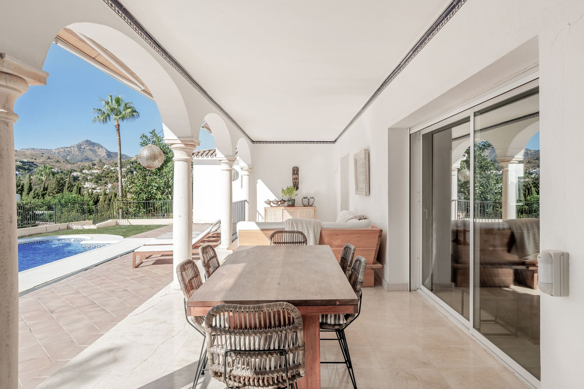 4 Bed Townhouse for sale in El Paraiso Costa Del Sol, Málaga, Spain