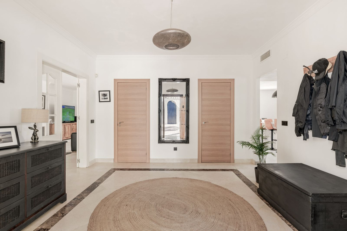 4 Bed Townhouse for sale in El Paraiso Costa Del Sol, Málaga, Spain