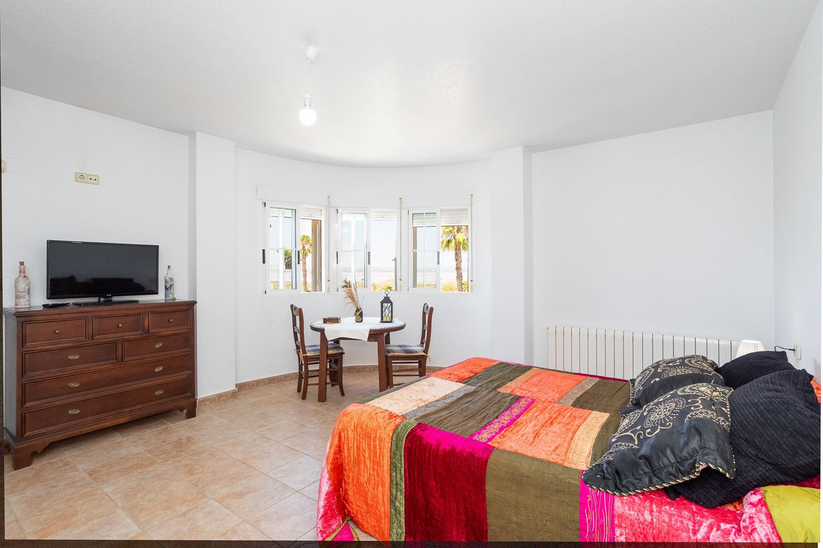 Se vende Villa - Chalet de 6 dormitorios en Costa Blanca, Alicante, España