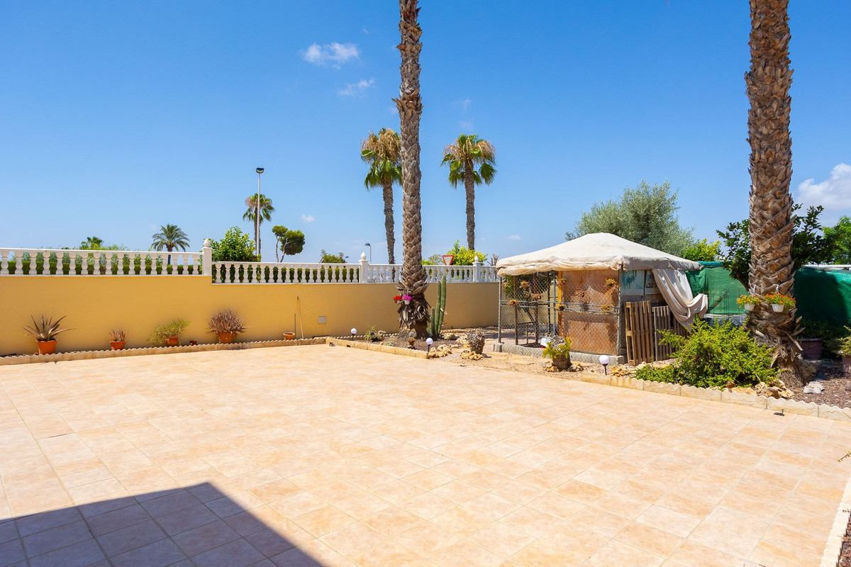 Se vende Villa - Chalet de 6 dormitorios en Costa Blanca, Alicante, España