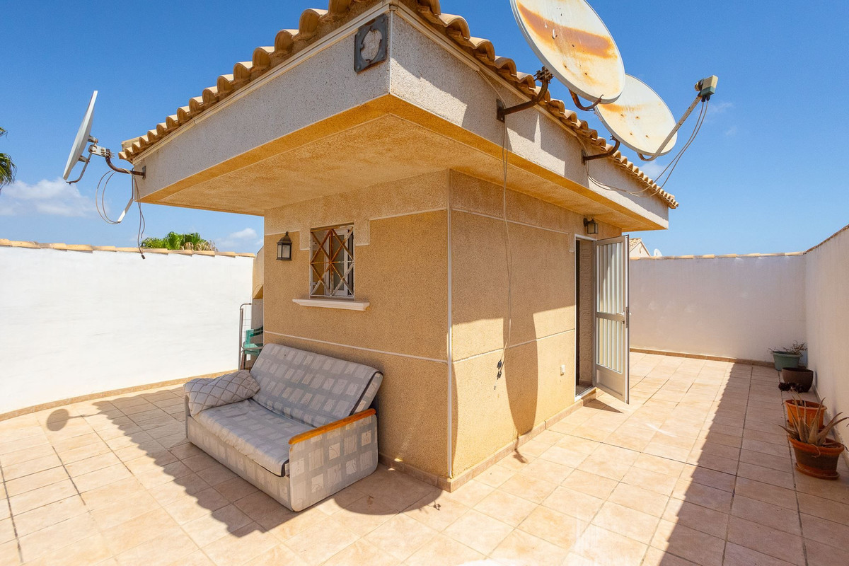 Se vende Villa - Chalet de 6 dormitorios en Costa Blanca, Alicante, España