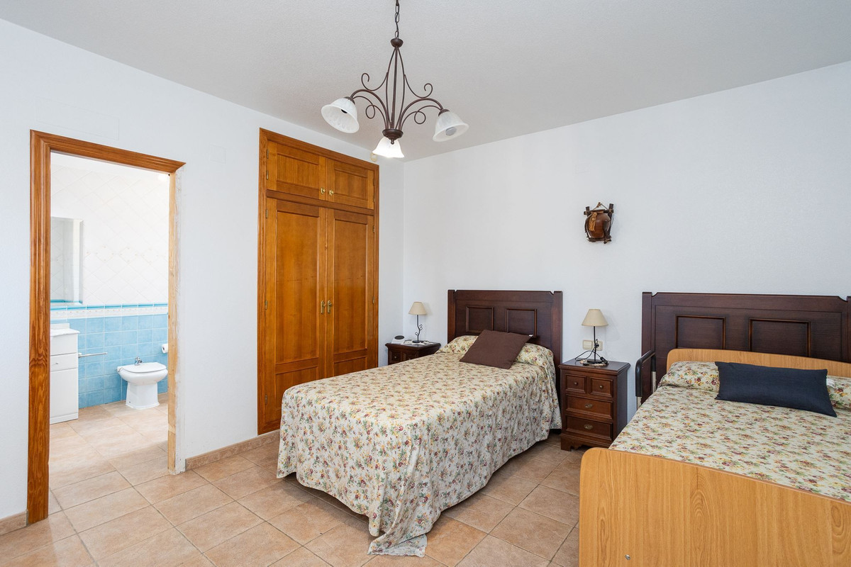 Se vende Villa - Chalet de 6 dormitorios en Costa Blanca, Alicante, España