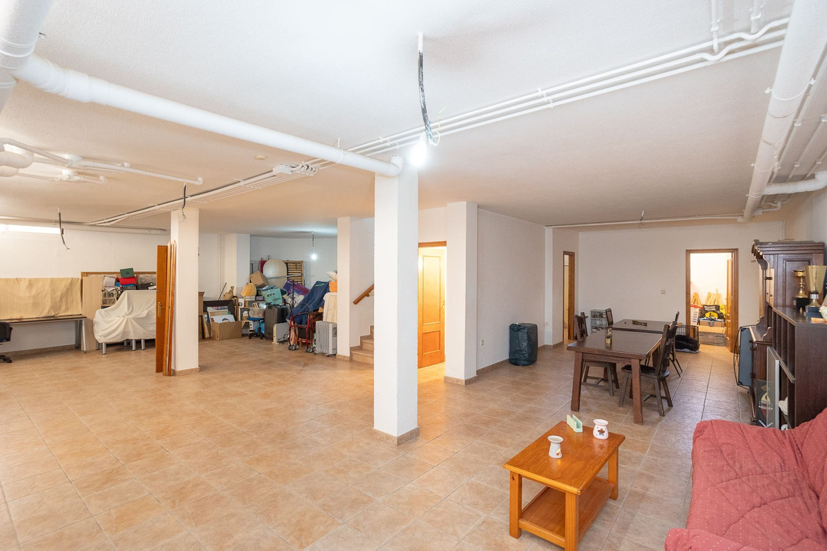 Se vende Villa - Chalet de 6 dormitorios en Costa Blanca, Alicante, España