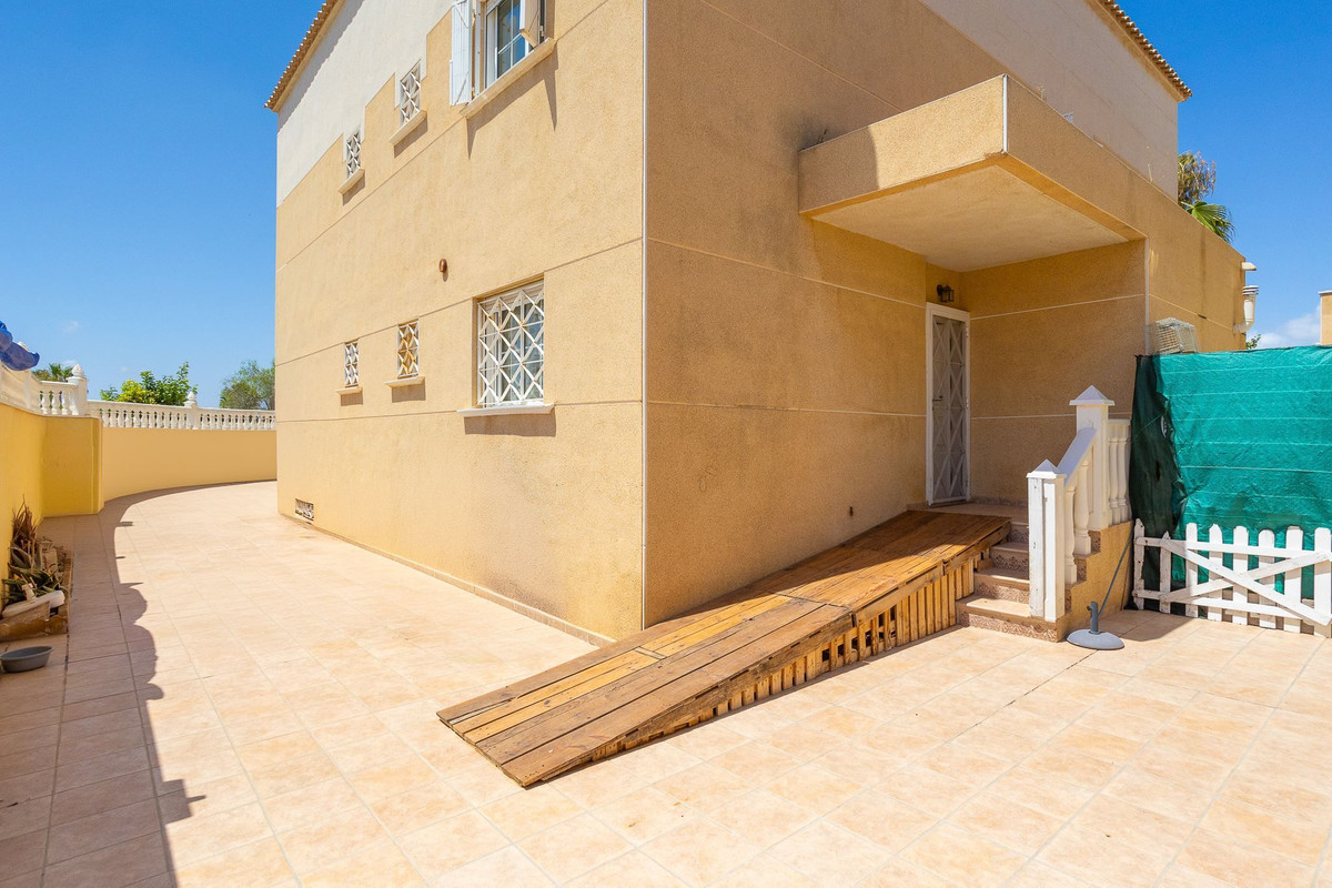 Se vende Villa - Chalet de 6 dormitorios en Costa Blanca, Alicante, España