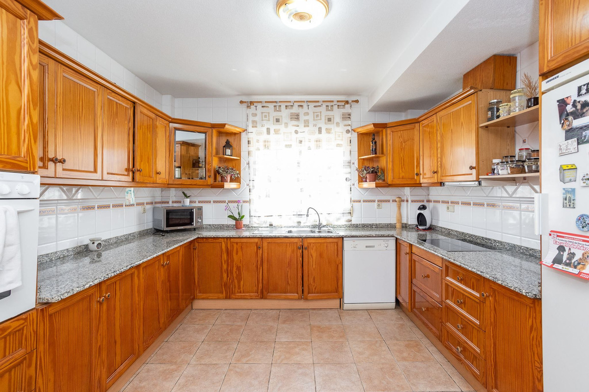 Se vende Villa - Chalet de 6 dormitorios en Costa Blanca, Alicante, España