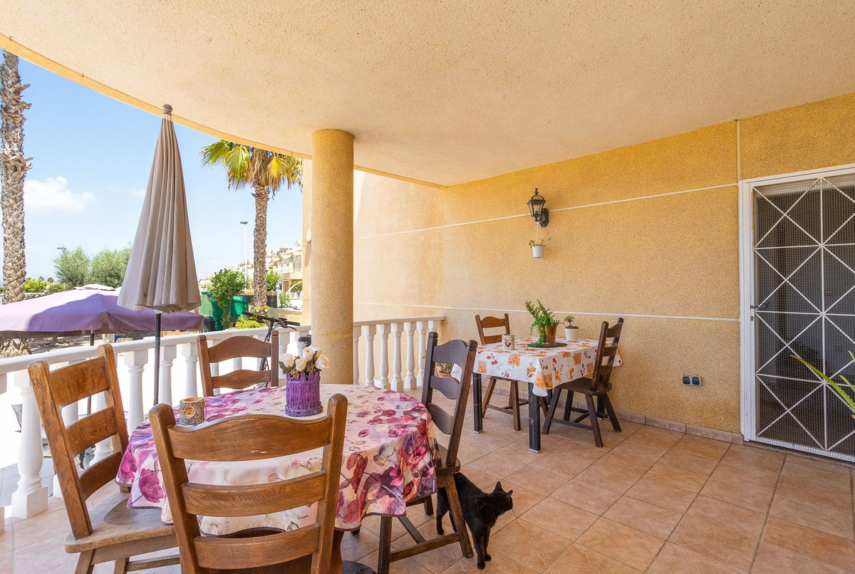 Se vende Villa - Chalet de 6 dormitorios en Costa Blanca, Alicante, España