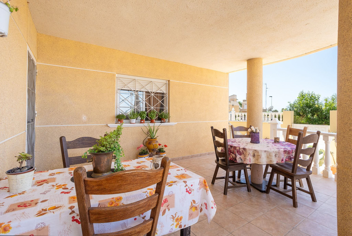 Se vende Villa - Chalet de 6 dormitorios en Costa Blanca, Alicante, España