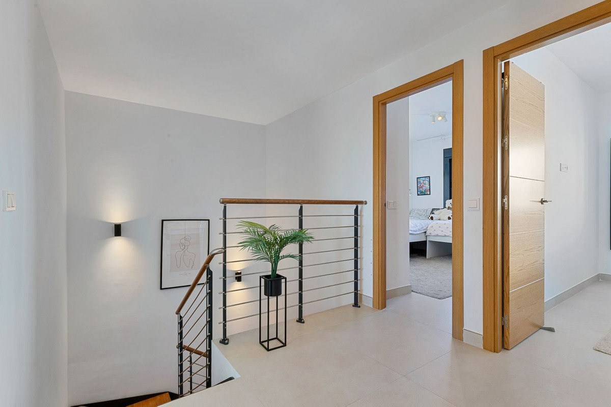 3 Bed Townhouse for sale in Fuengirola Costa Del Sol, Málaga, Spain