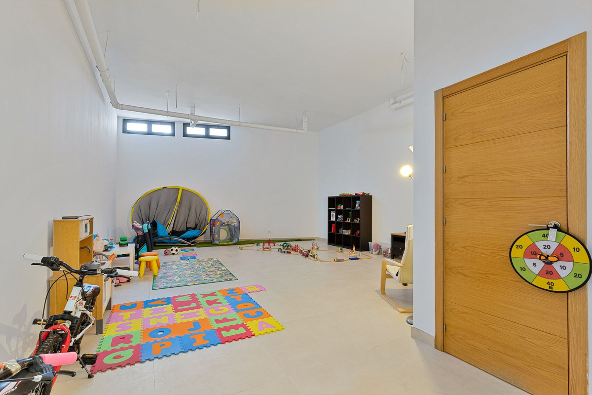 3 Bed Townhouse for sale in Fuengirola Costa Del Sol, Málaga, Spain