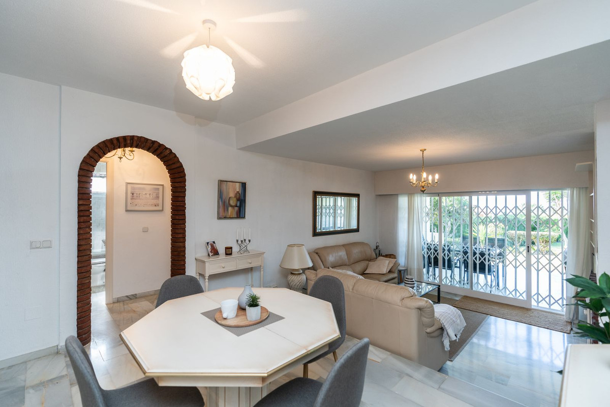 Se vende Apartamento Planta Baja de 2 dormitorios en Costa Del Sol, Málaga, España
