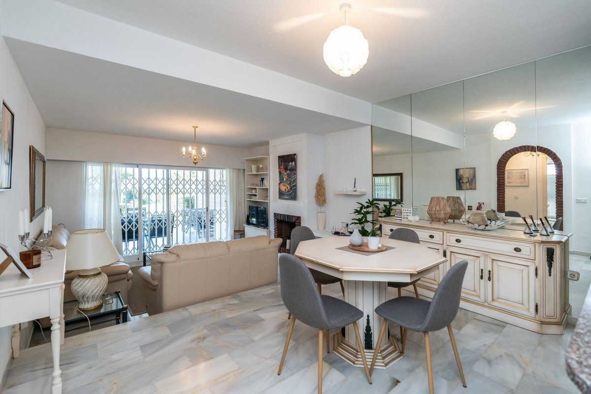 Se vende Apartamento Planta Baja de 2 dormitorios en Costa Del Sol, Málaga, España