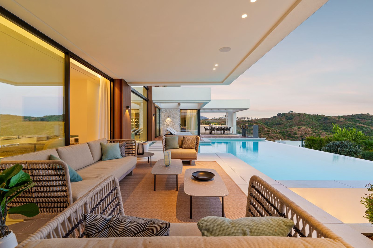 Se vende Villa - Chalet de 6 dormitorios en Costa Del Sol, Málaga, España