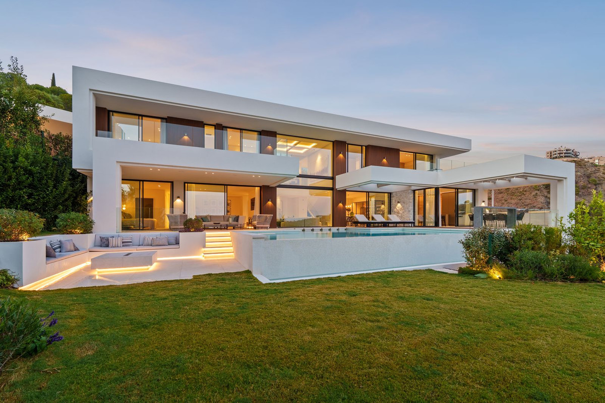 Se vende Villa - Chalet de 6 dormitorios en Costa Del Sol, Málaga, España
