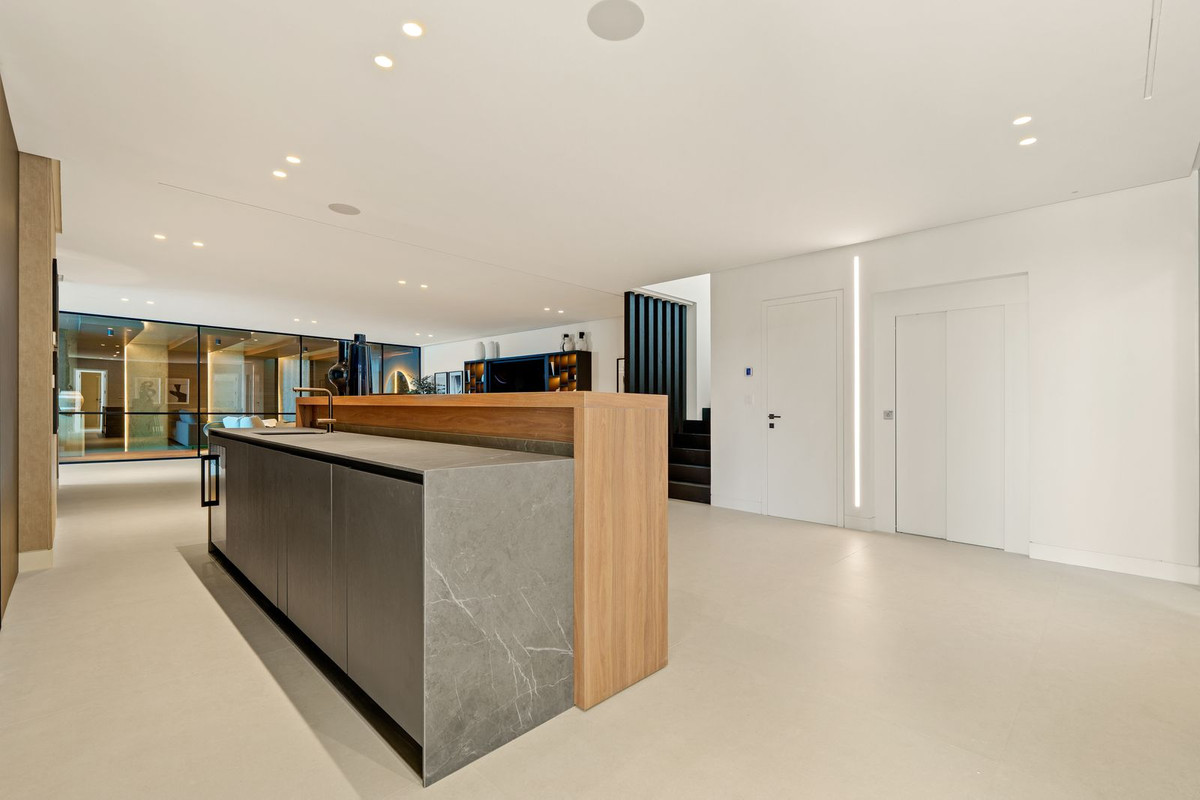 Se vende Villa - Chalet de 6 dormitorios en Costa Del Sol, Málaga, España