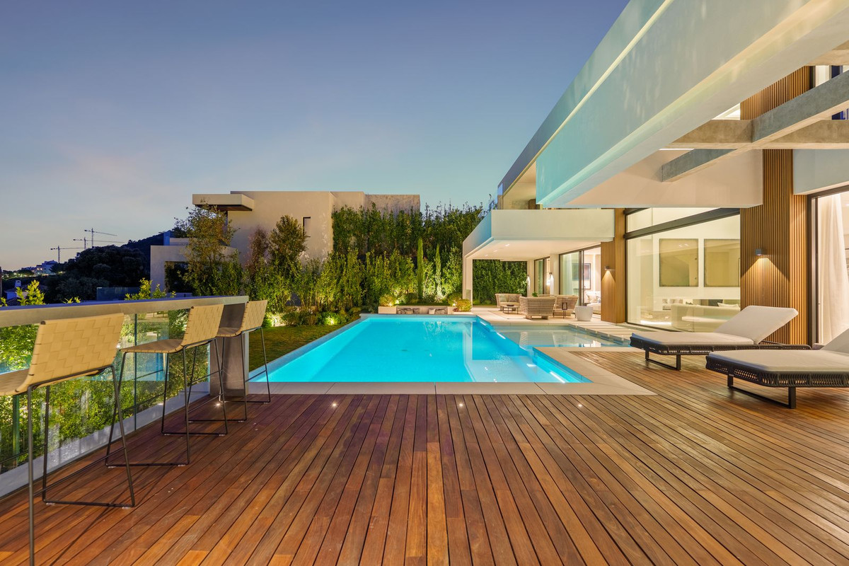 Se vende Villa - Chalet de 6 dormitorios en Costa Del Sol, Málaga, España