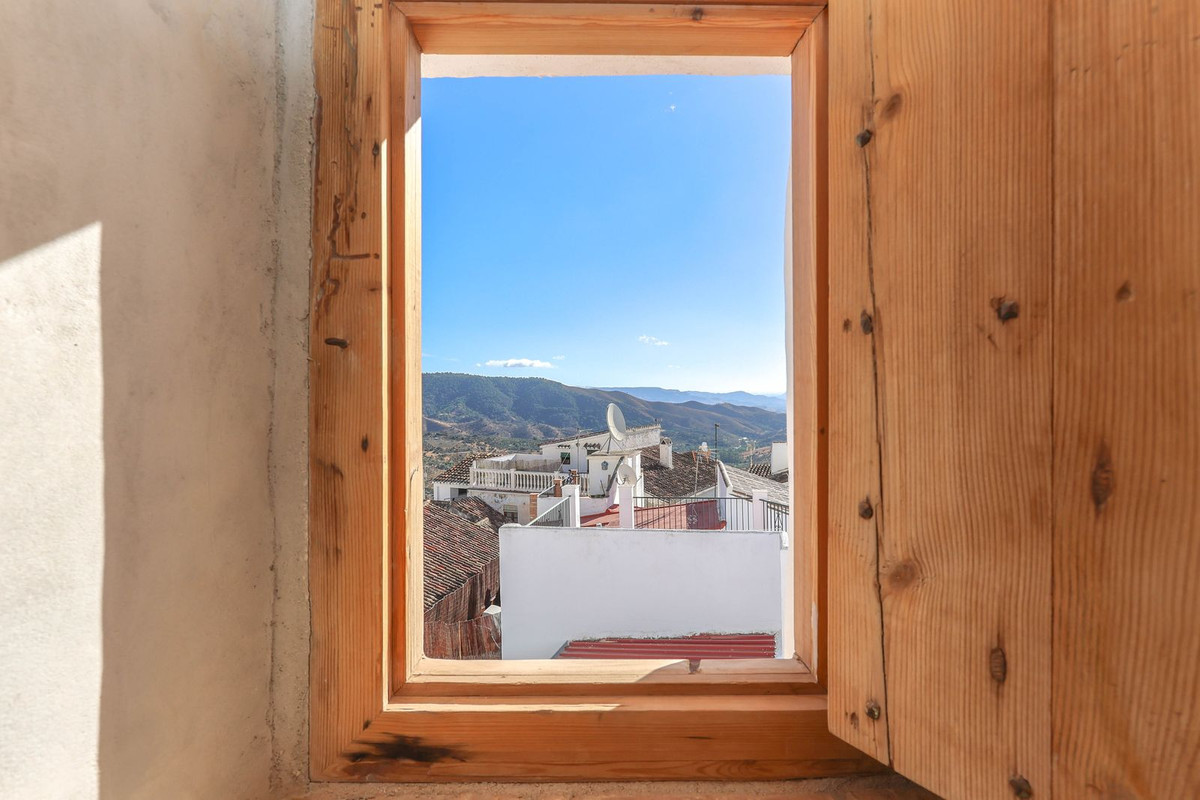 7 Bed Townhouse for sale in Casarabonela Costa Del Sol, Málaga, Spain