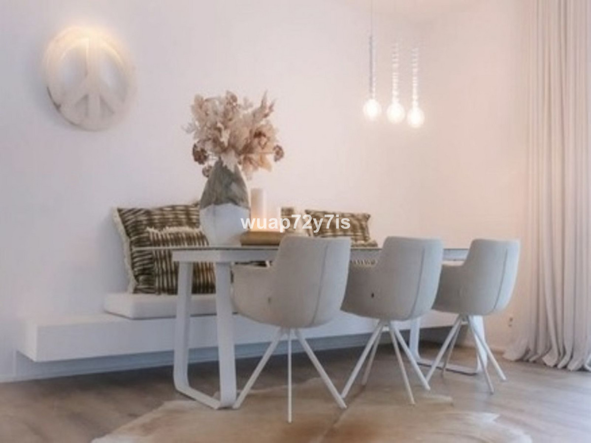 Se vende Villa - Chalet de 4 dormitorios en Costa Del Sol, Málaga, España