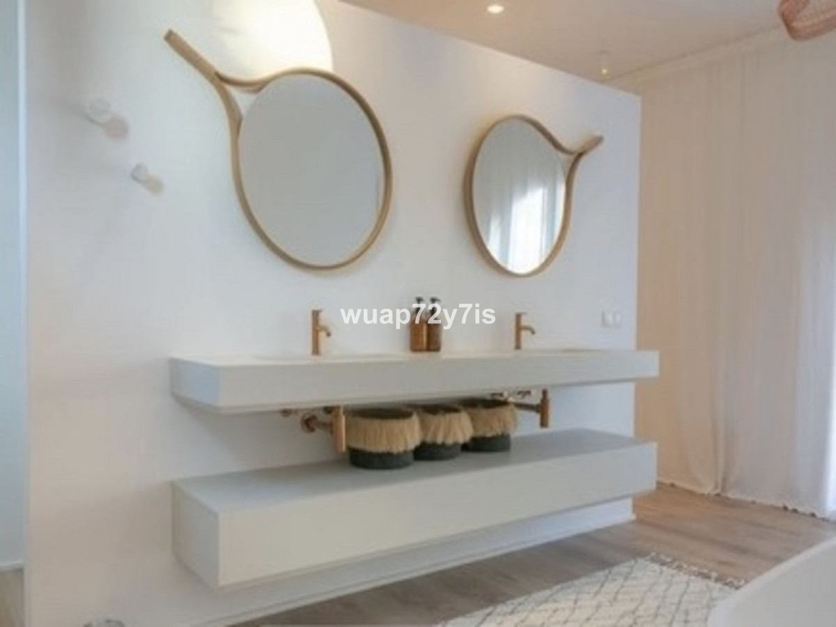 Se vende Villa - Chalet de 4 dormitorios en Costa Del Sol, Málaga, España